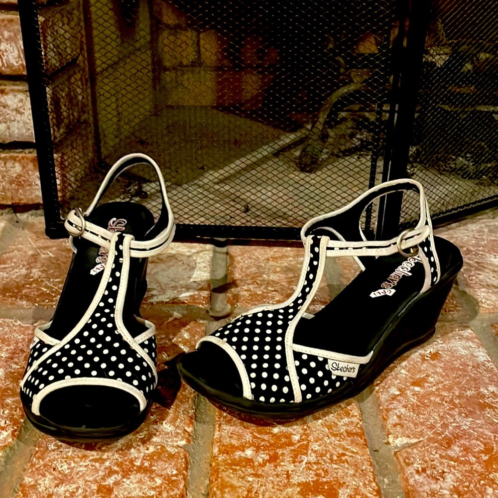 Sketchers sandals